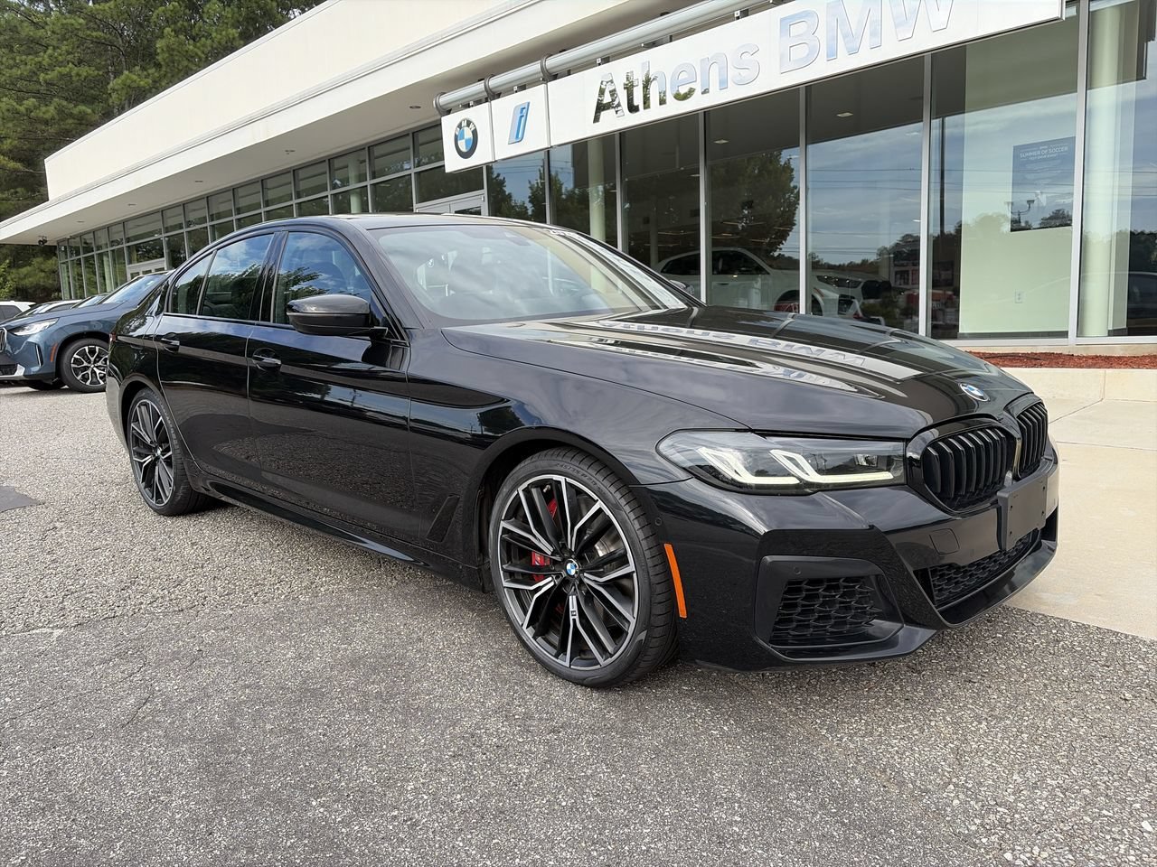 Used 2023 Black Sapphire Metallic BMW 540i image 2