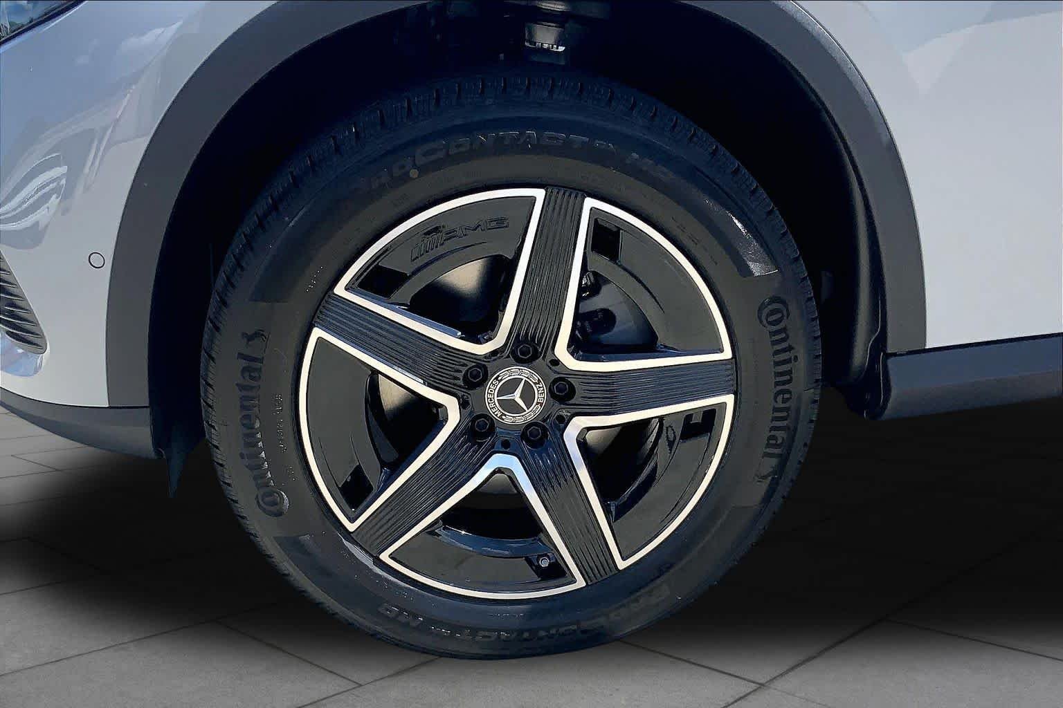 New 2027 MANUFAKTUR Alpine Grey Mercedes-Benz GLC 300 image 11