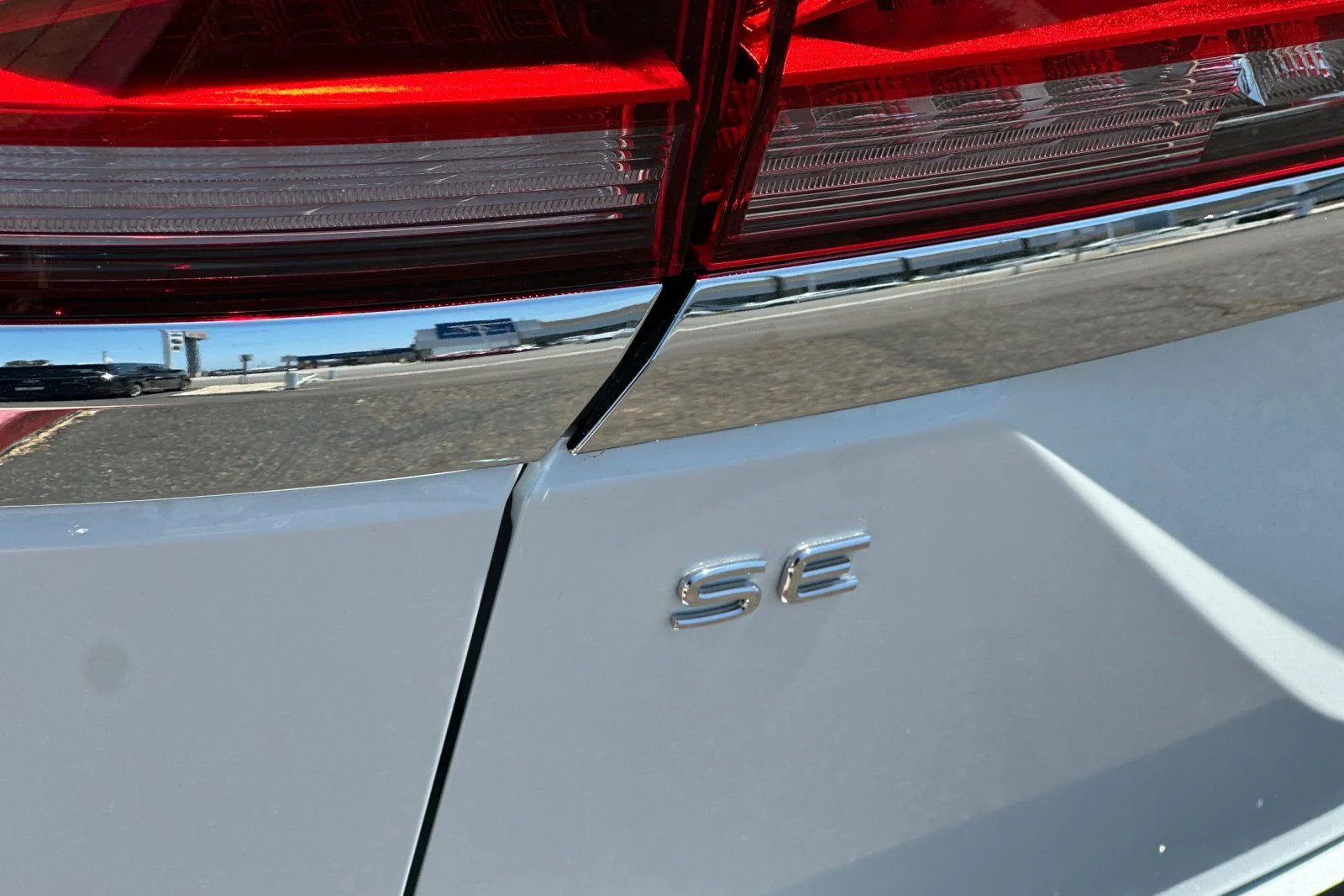 New 2026 White Volkswagen 2.0T SE image 7