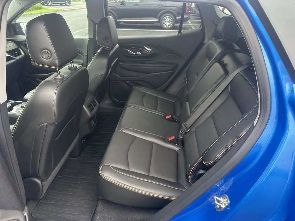 Used 2024 Blue GMC AT4 image 29