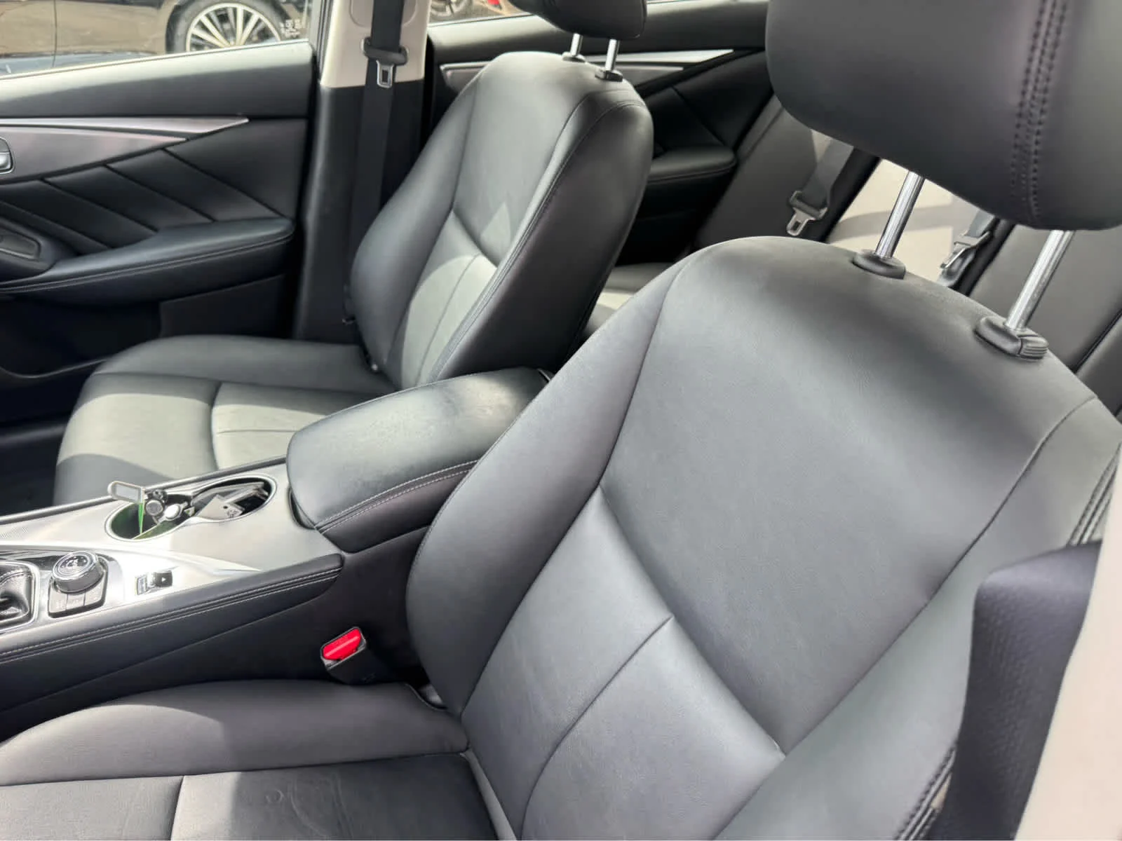 Certified Used 2016 Graphite Shadow INFINITI 3.0t Premium image 12