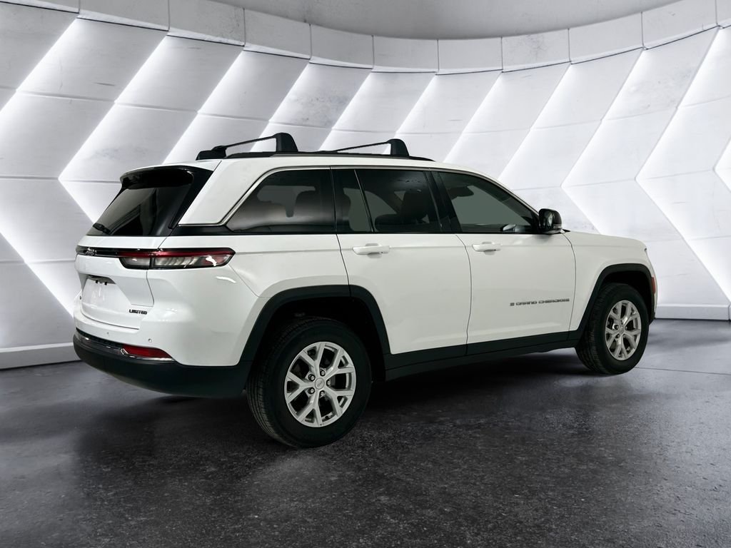 Used 2023 White Jeep Limited image 4