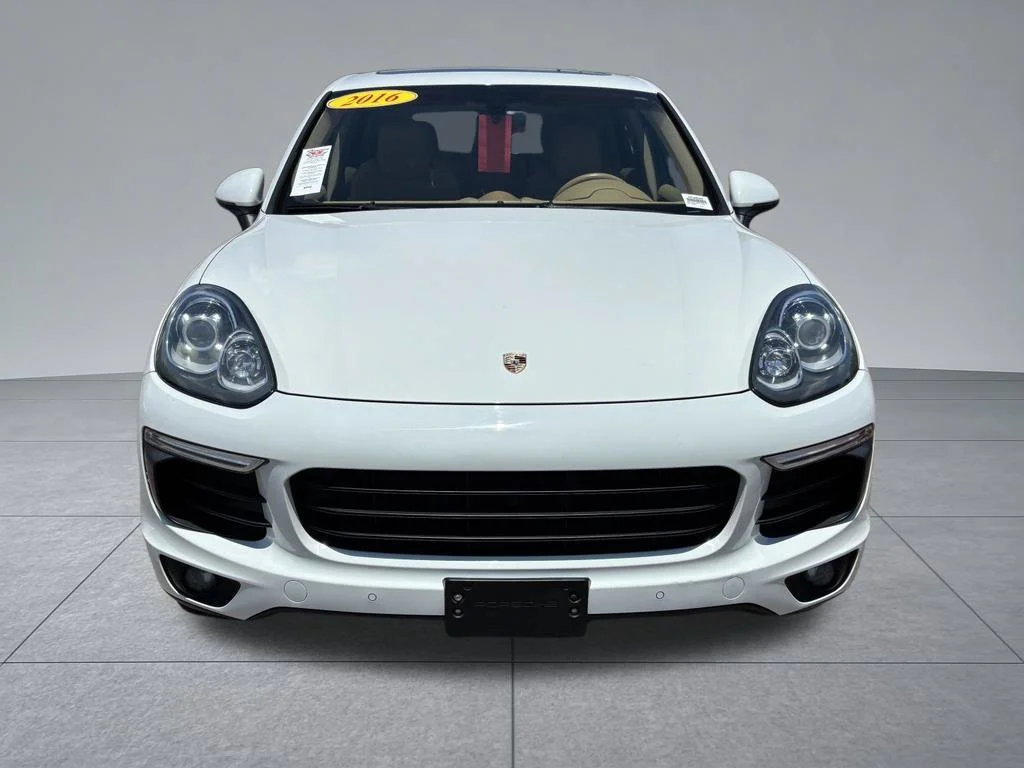 Used 2016  Porsche Base image 16