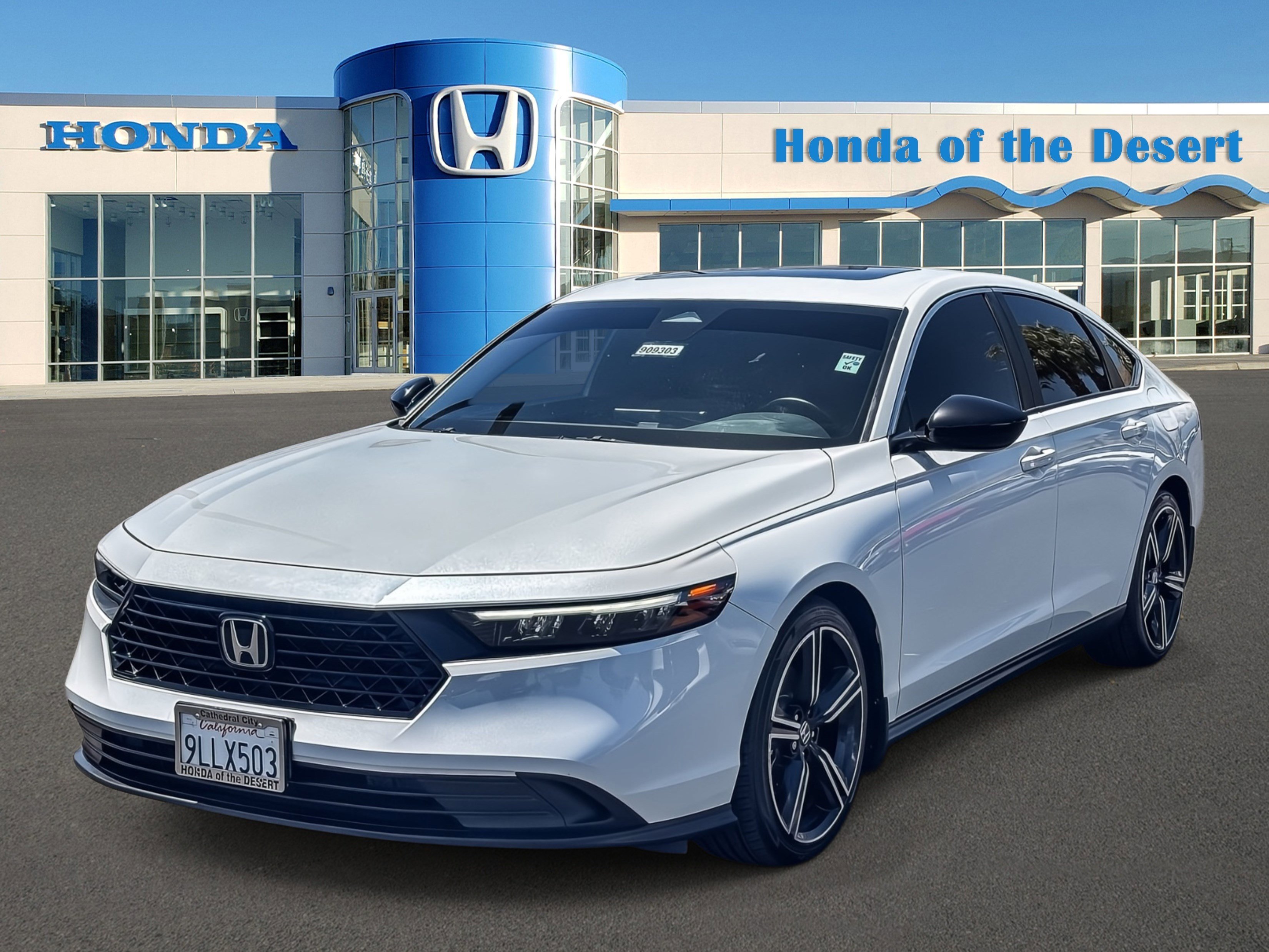 Used 2024  Honda Sport image 3