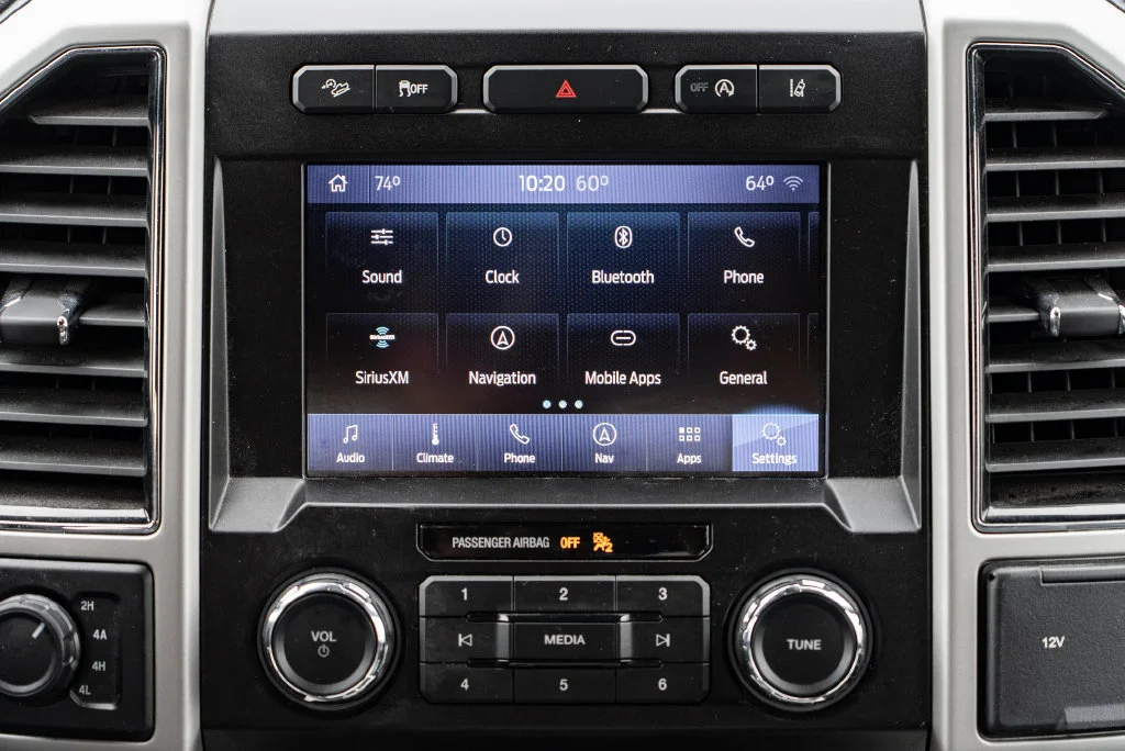 Used 2020 Black Metallic Ford Lariat image 13