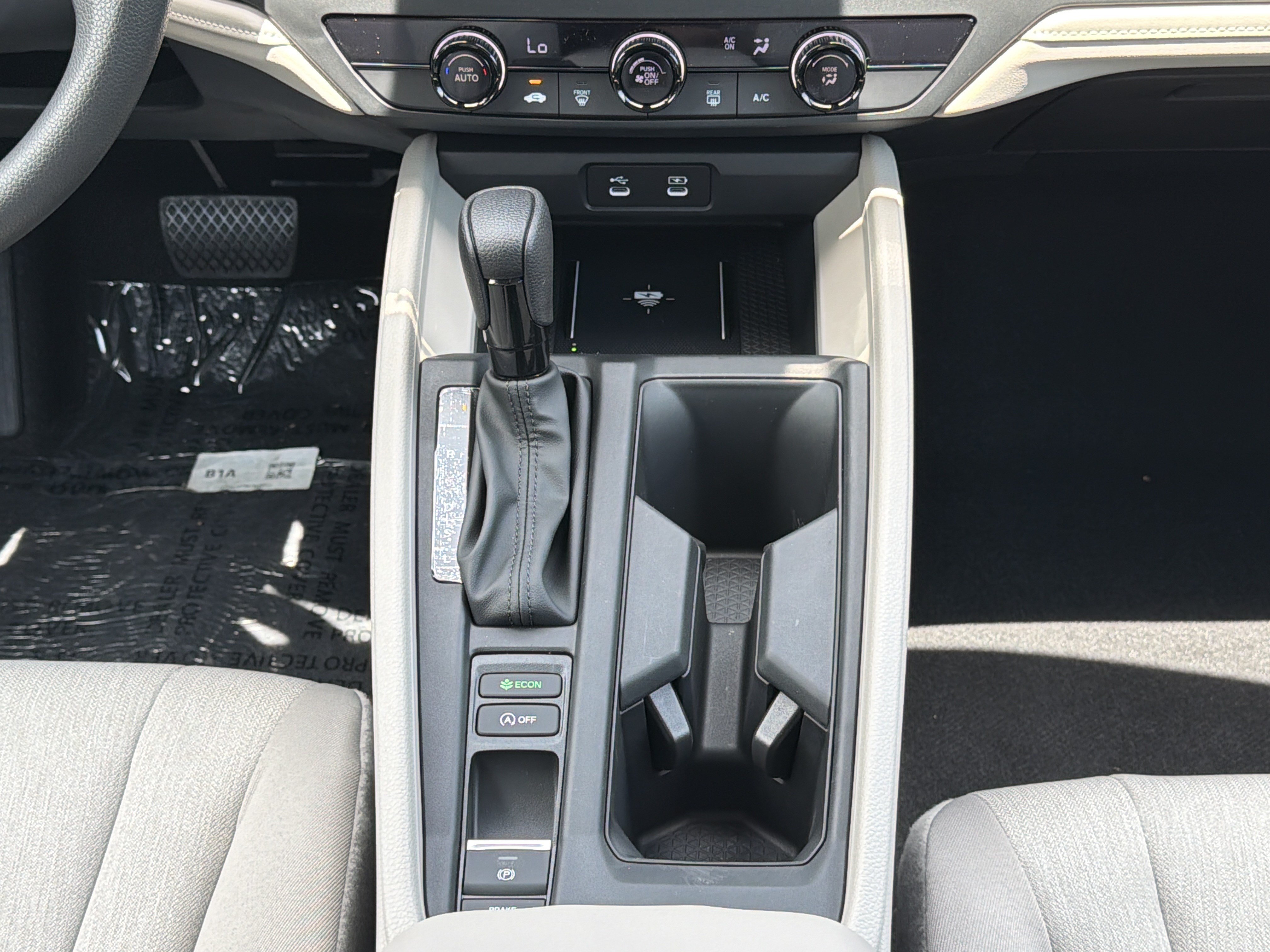 New 2026 Platinum White Pearl Honda LX image 5