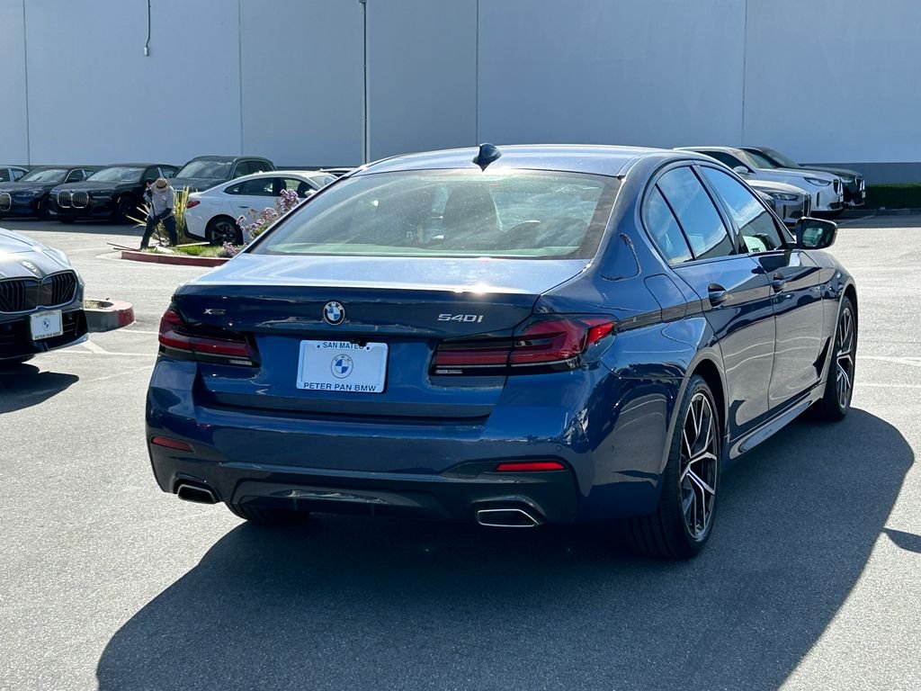 2023 BMW 5 Series 540i xDrive photo 4