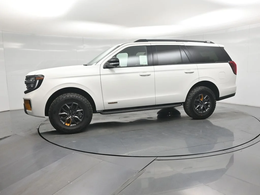 New 2026 Star White Metallic Tri-Coat Ford Tremor image 28