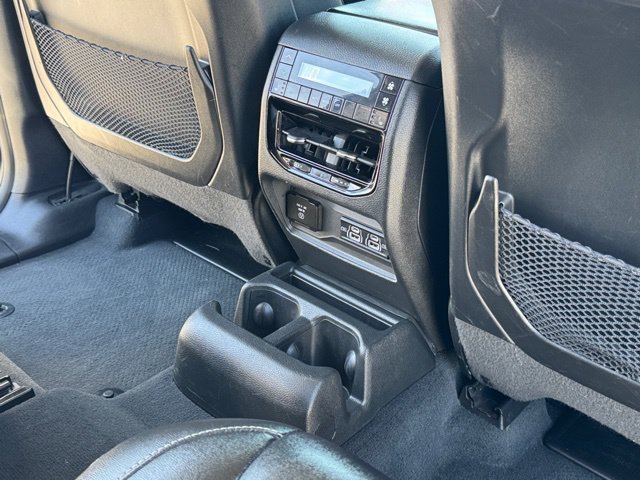 Used 2023 Rocky Mountain Pearlcoat Jeep Limited image 21