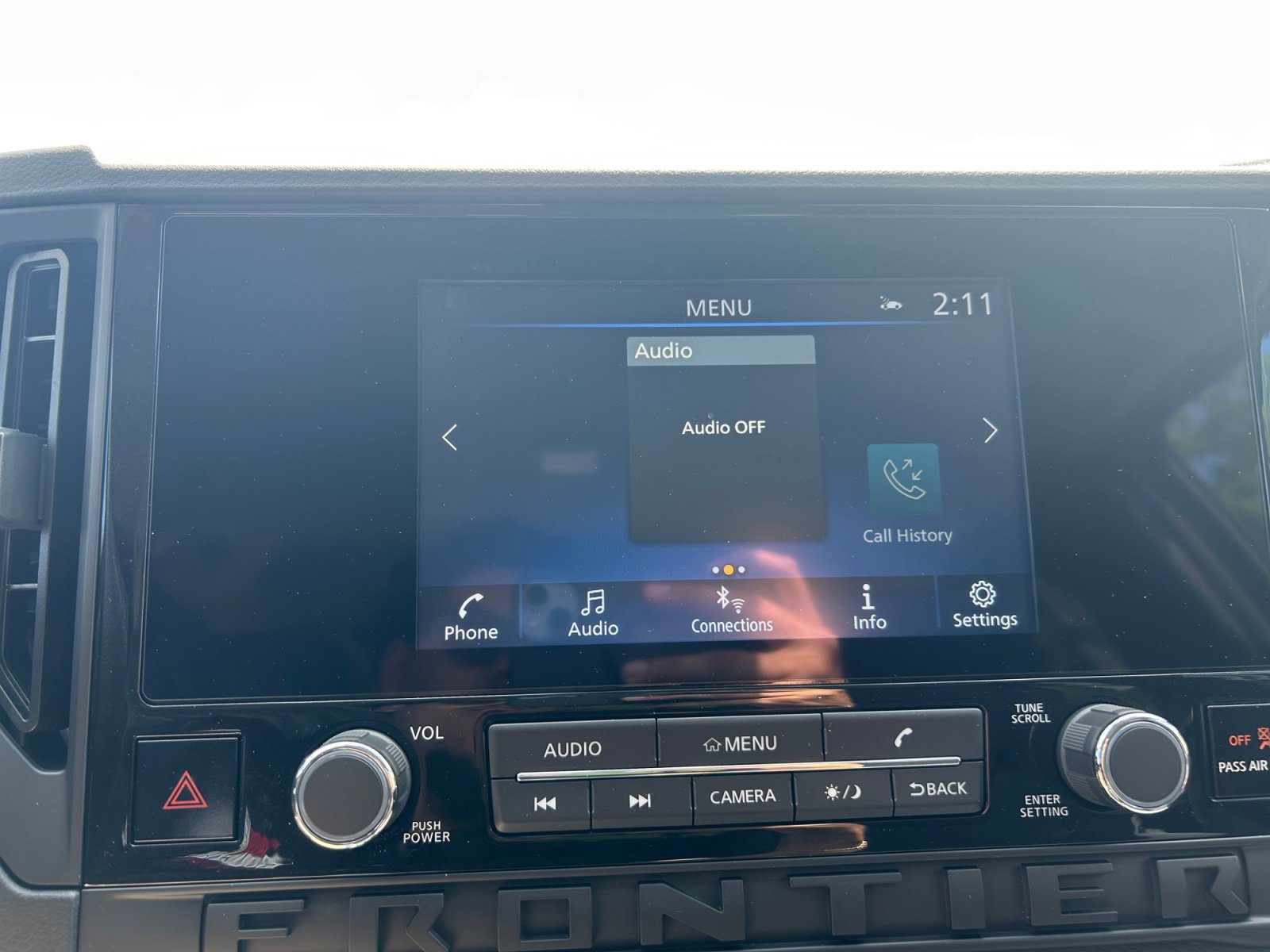 New 2026 Glacier White Nissan King Cab® S image 17