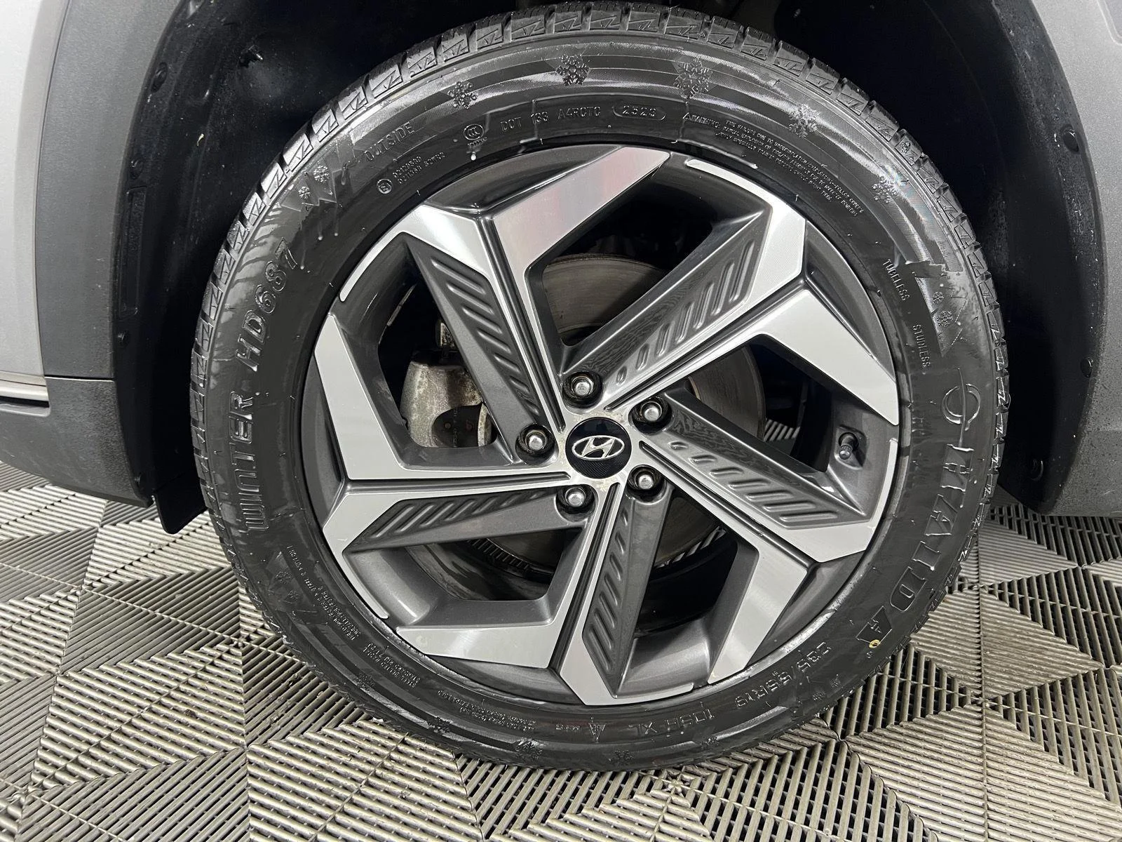 Used 2023 Shimmering Silver Hyundai SEL image 18