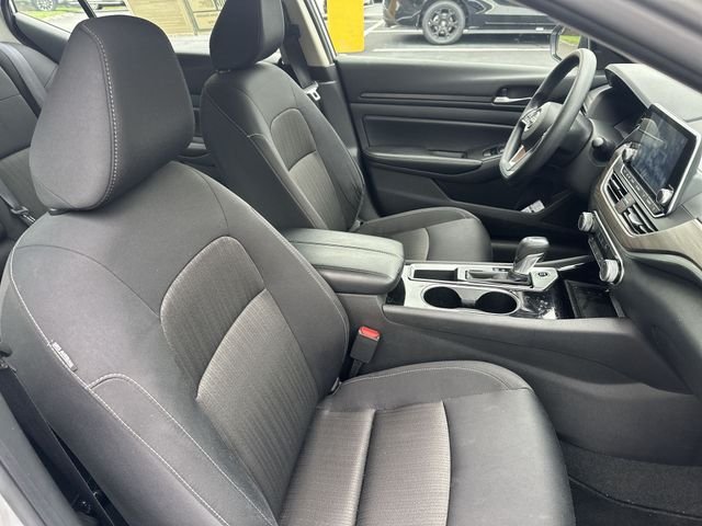 Used 2024 Silver Nissan 2.5 SV image 28