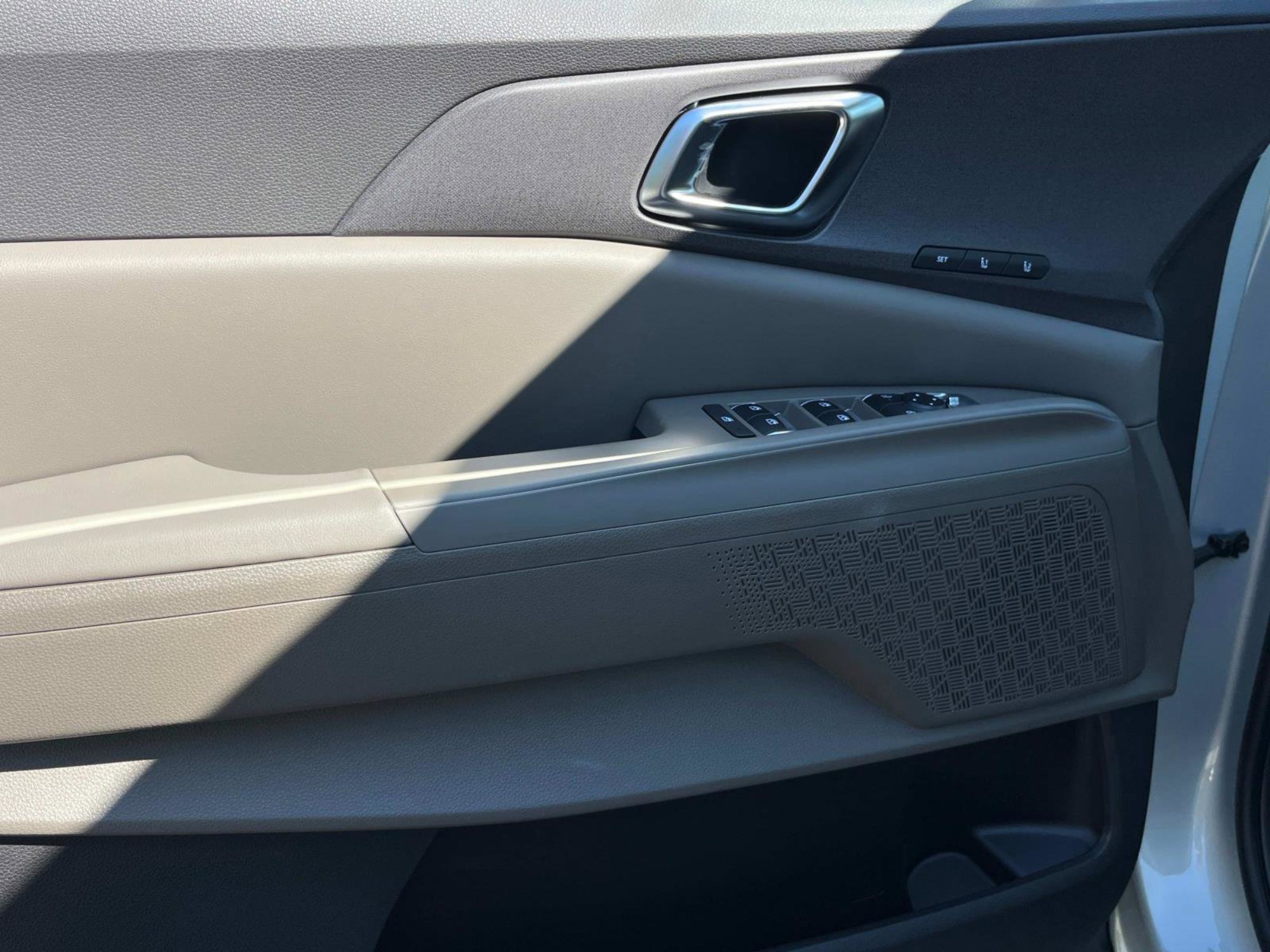 New 2026 Ivory Silver Kia EX image 25