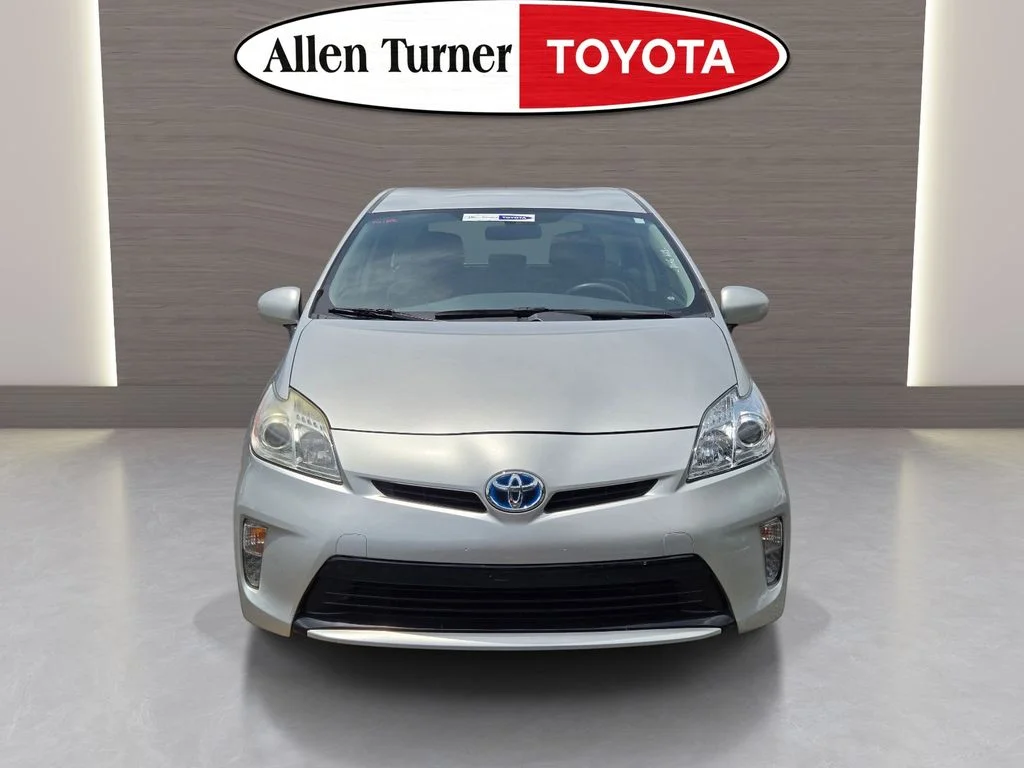 Used 2015 Silver Toyota Two image 4