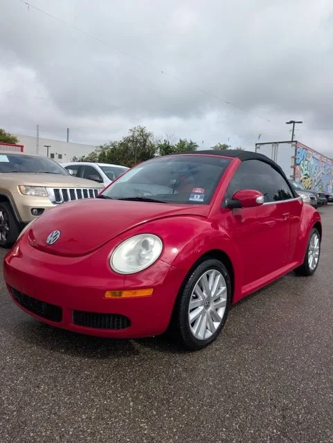 Used 2008 Red Volkswagen SE image 3