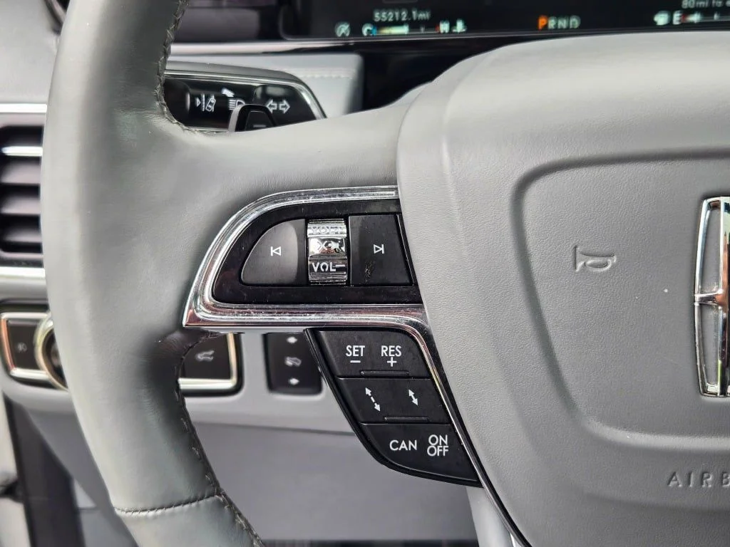 Used 2019 Silver Lincoln Reserve image 36