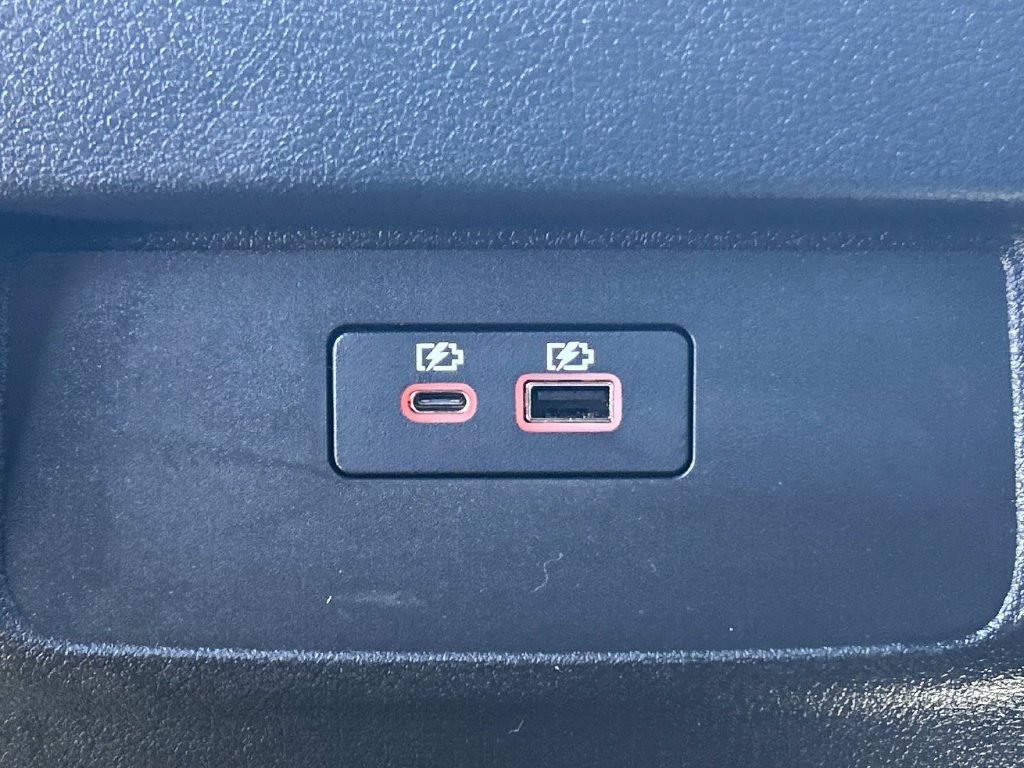 Used 2024 White Nissan PRO-4X image 16