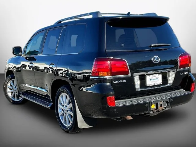 Used 2010  Lexus 570 image 4