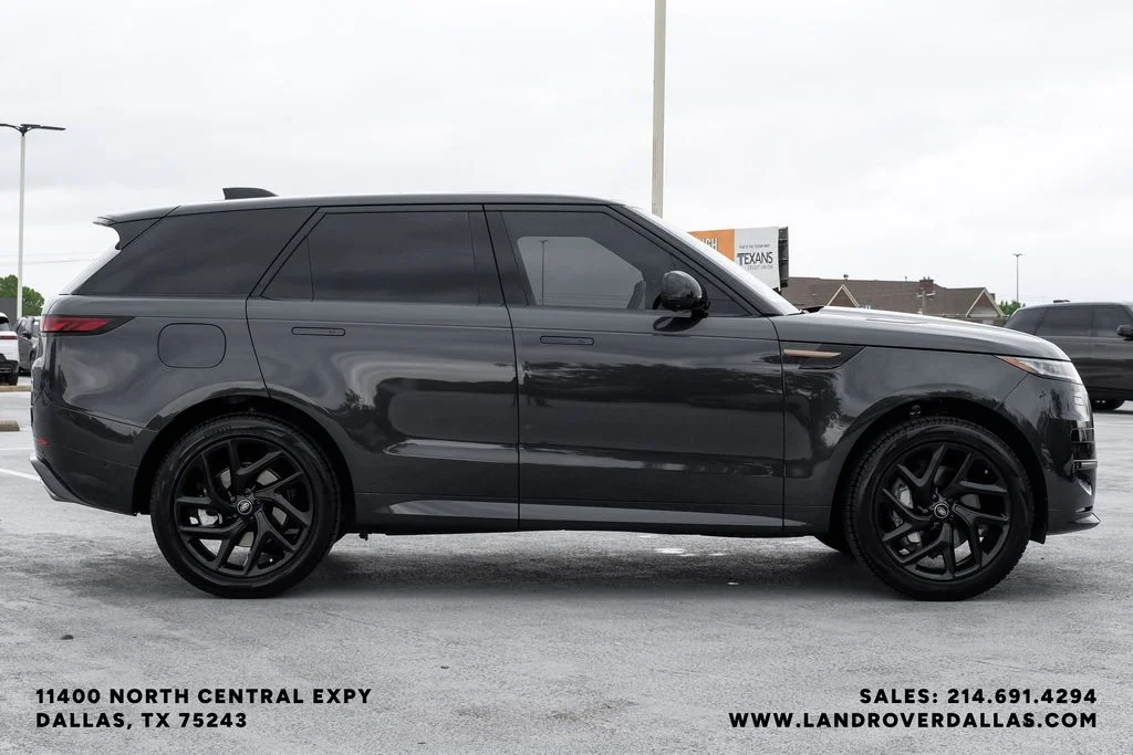 Certified Used 2025 Carpathian Gray Premium Metallic Land Rover Dynamic SE image 5