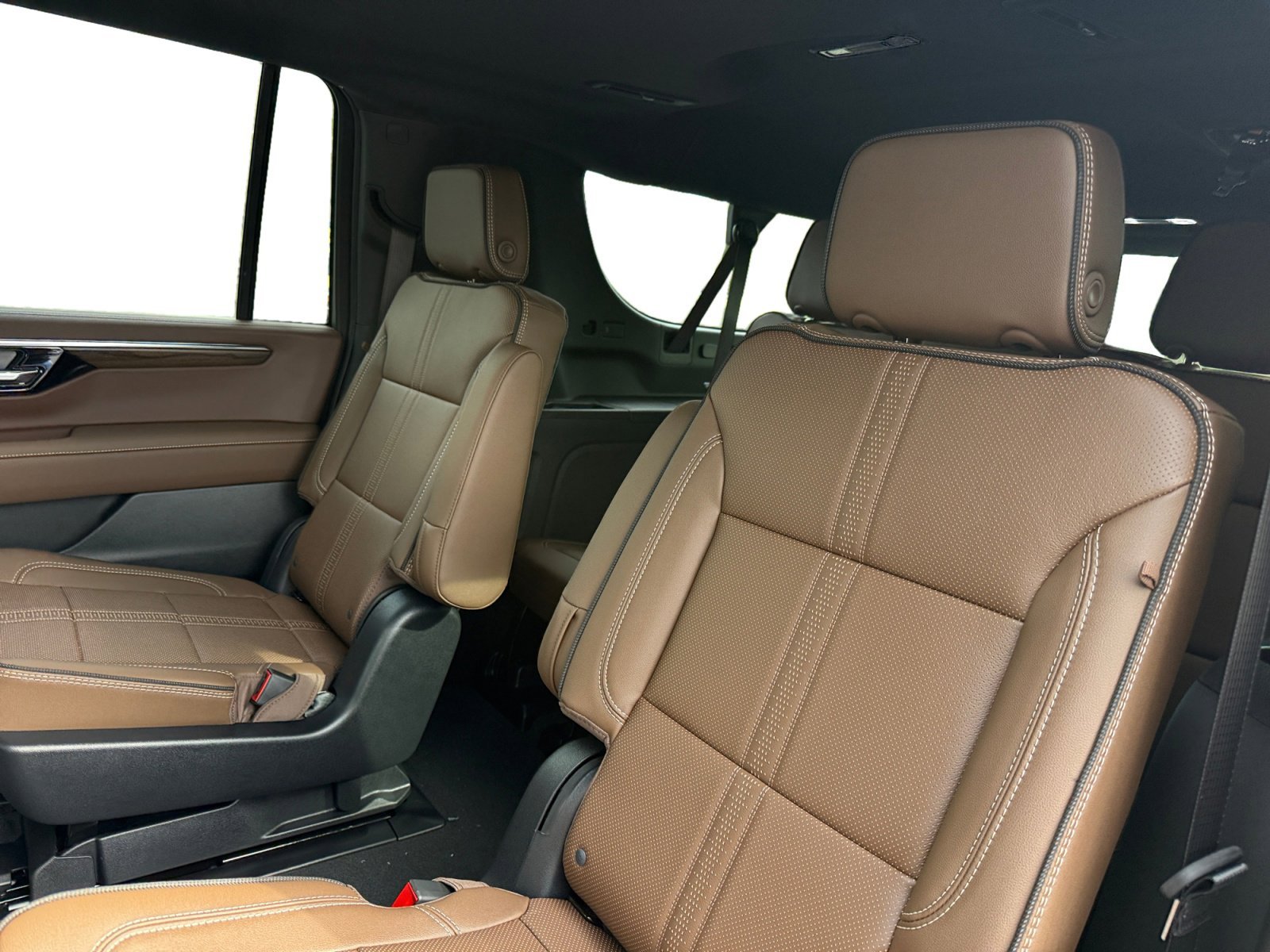 2026 Chevrolet Suburban High Country - Photo 16