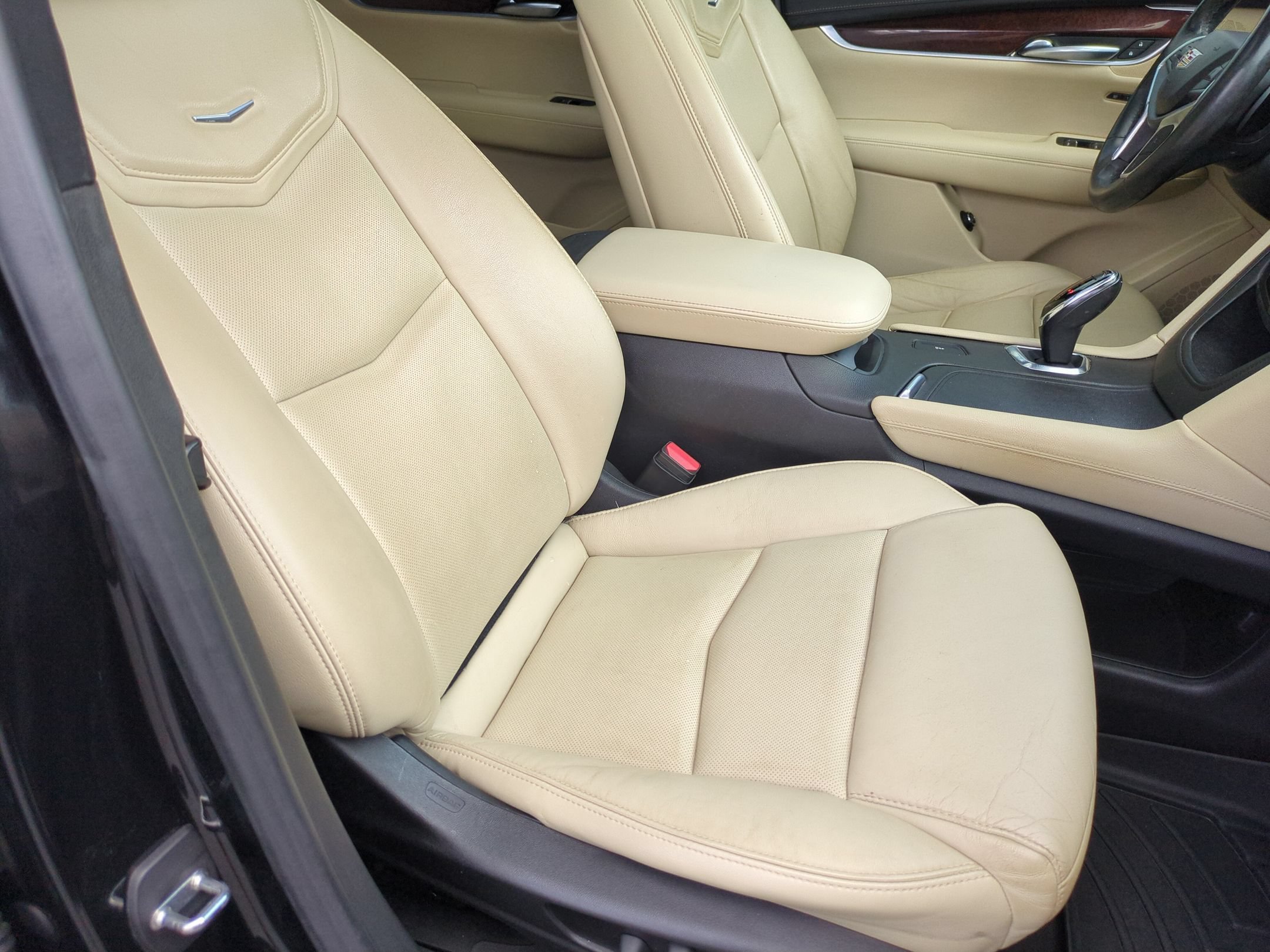Used 2018 Stellar Black Metallic Cadillac Luxury FWD image 35