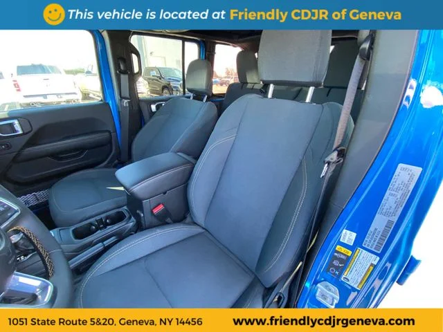Used 2024 Blue Jeep Sahara image 10