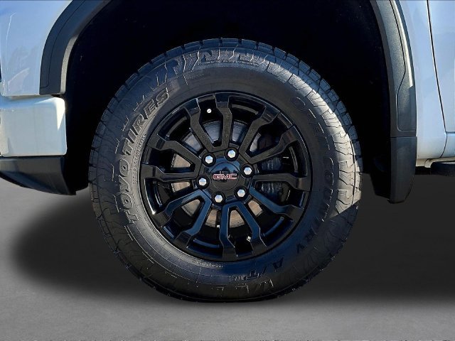 Used 2022 White GMC AT4X image 37