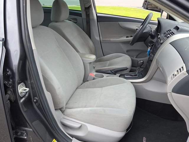 Used 2013 Gray Toyota L image 15