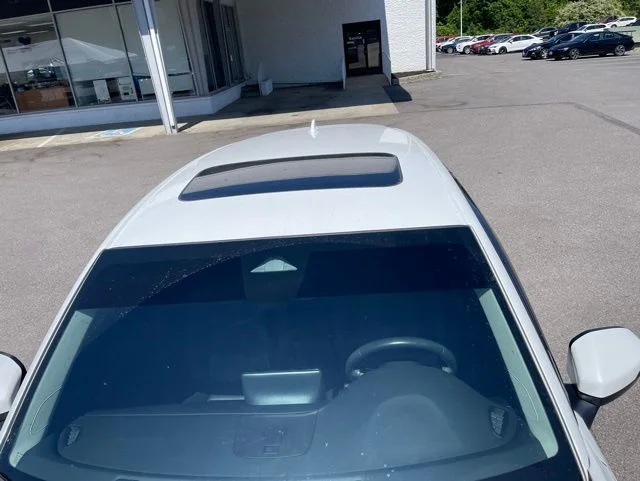 Used 2023 White Honda EX-L image 32