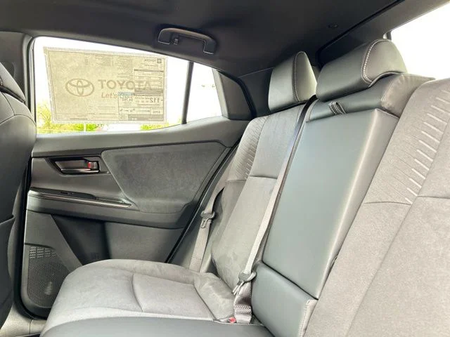 New 2026 Wind Chill Pearl with Midnight Black Metallic roof <sup>1</sup> Toyota  XSE image 19