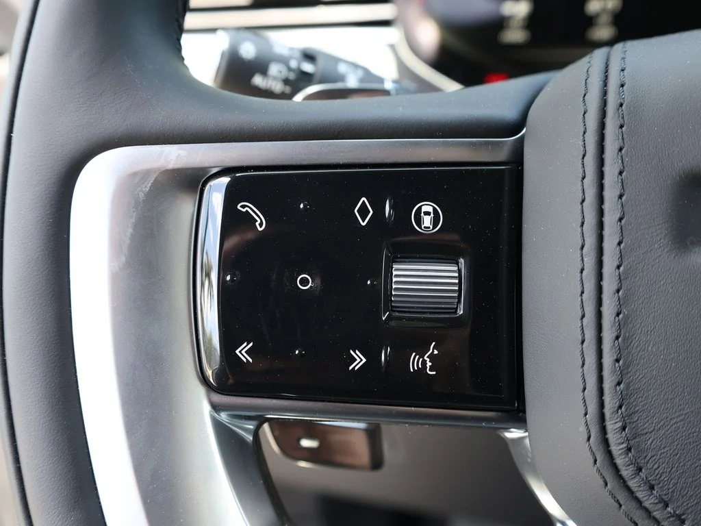 2025 Land Rover Range Rover SE - Photo 38