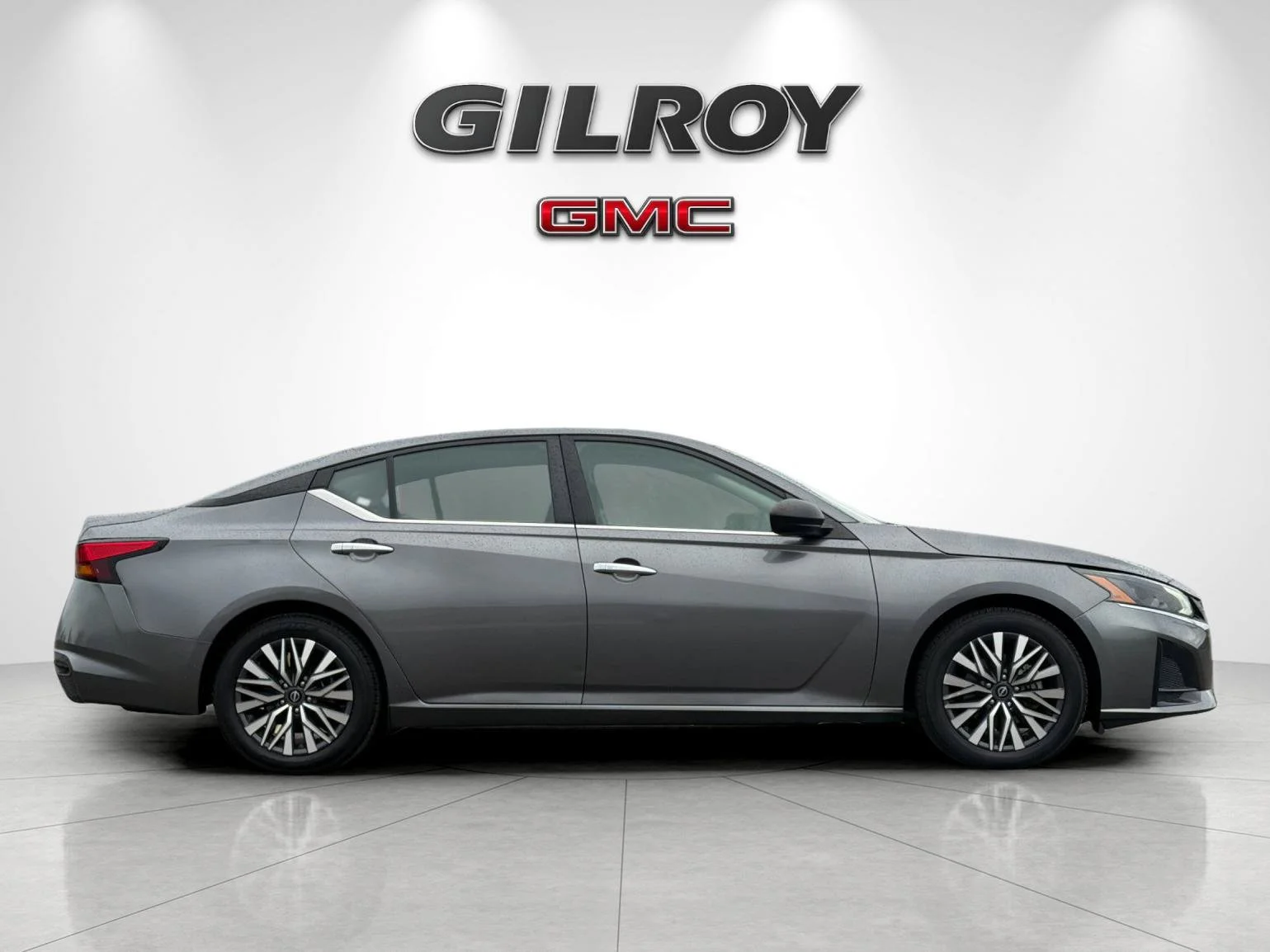 2024 Nissan Altima SV - Photo 2