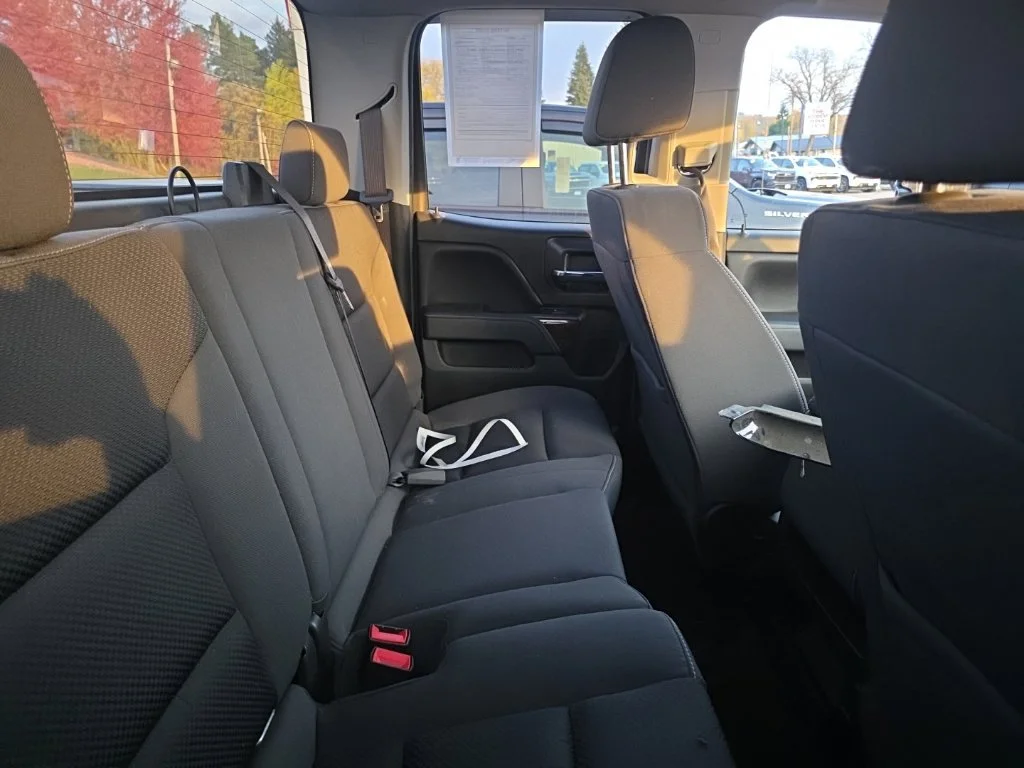 Used 2018 RED QUARTZ TINTCOAT GMC SLE image 7