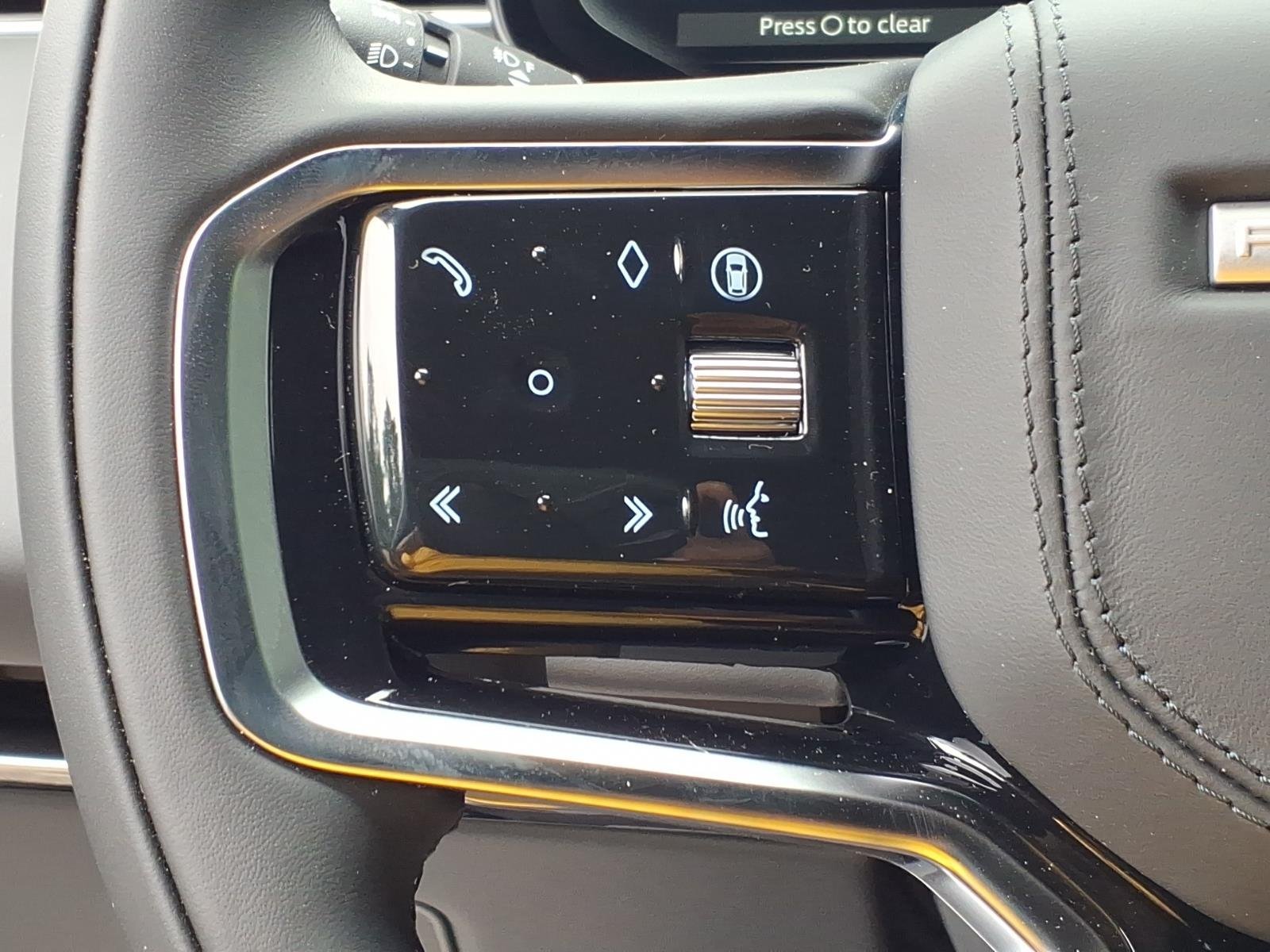 New 2026 Santorini Black LAND ROVER SE image 16