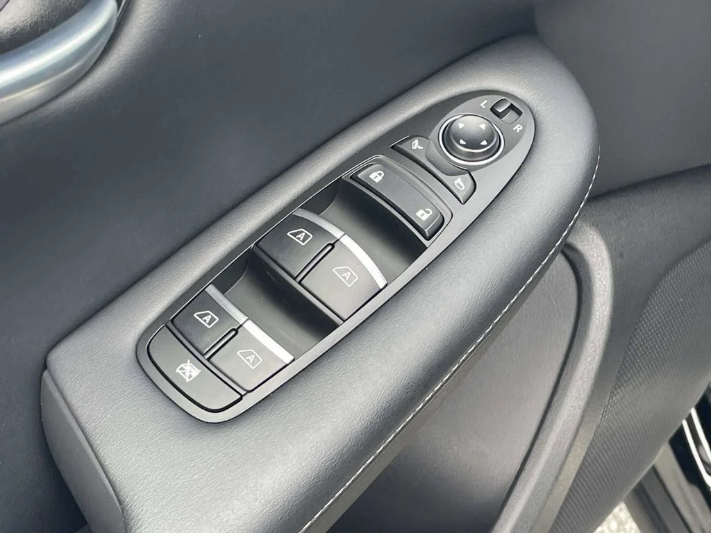 Certified Used 2025 Black INFINITI LUXE image 13