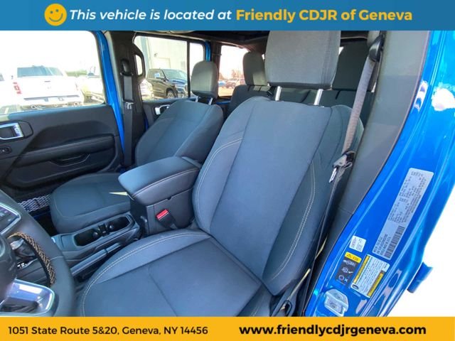 Used 2024 Blue Jeep Sahara image 10
