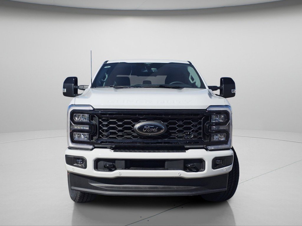 New 2026 Oxford White Ford LARIAT image 3