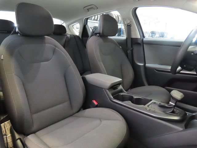 2025 Kia K4 LXS - Photo 6