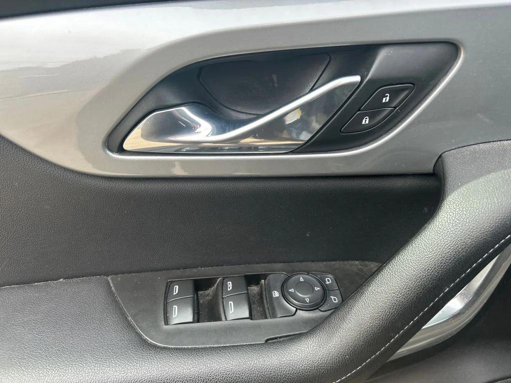 Used 2020 Blue Chevrolet LT image 12