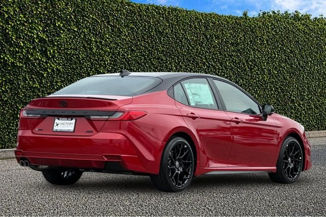 New 2026 Supersonic Red with Midnight Black Metallic roof Toyota XSE image 4