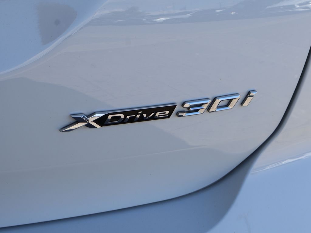 Used 2024 Alpine White BMW xDrive30i image 10