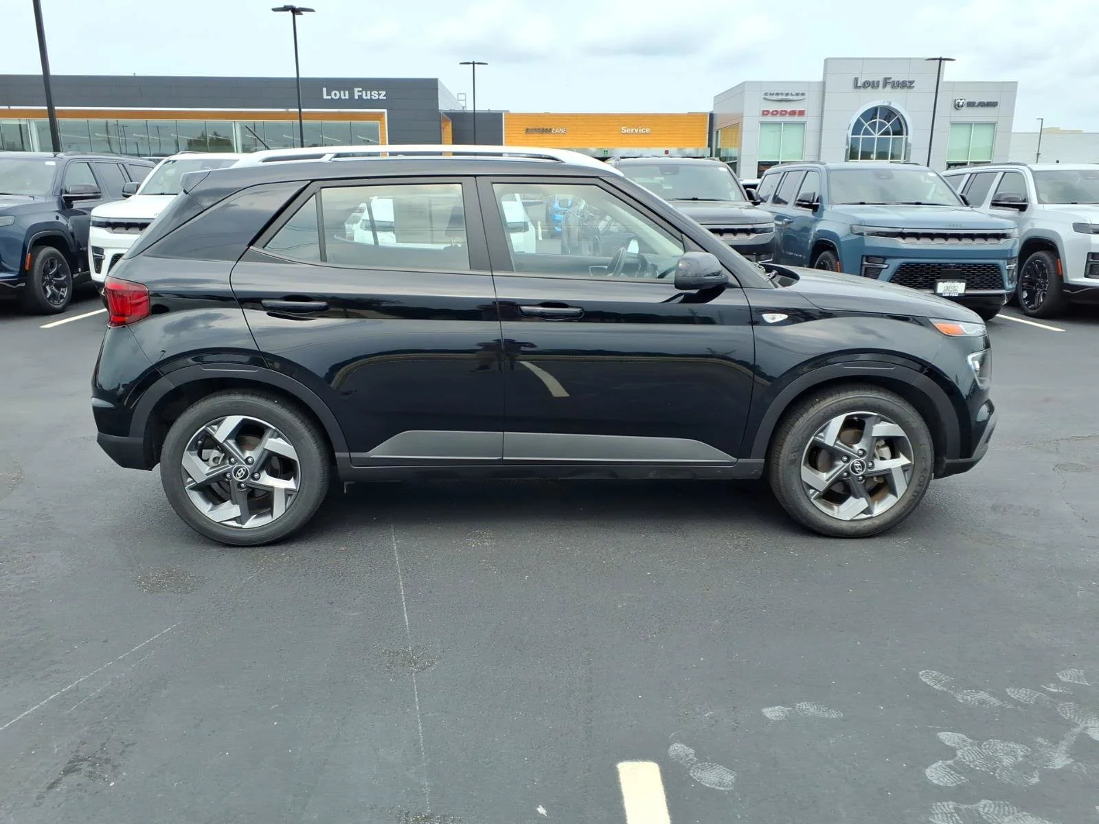 Used 2025 Onyx Black Hyundai SEL image 30