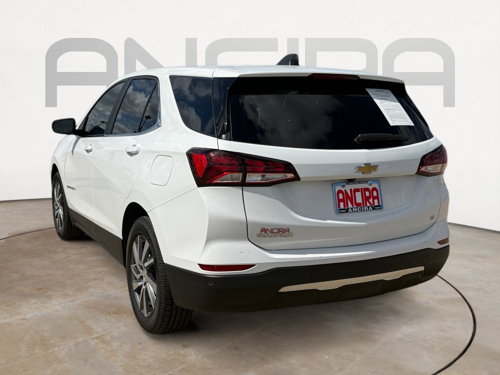 Used 2024 Summit White Chevrolet LT image 8