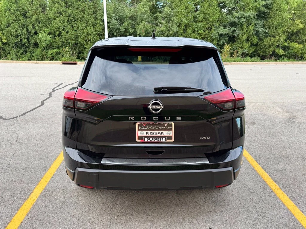New 2027 Super Black Nissan SV image 5