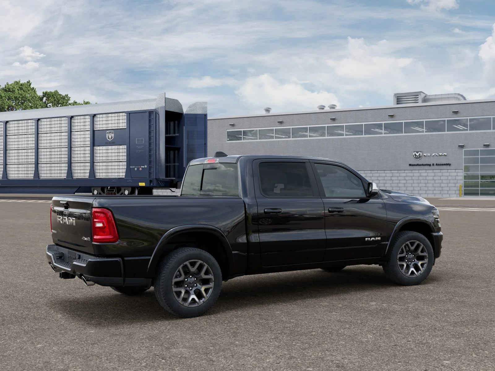 New 2026 Diamond Black Crystal Pearl-Coat Exterior Paint RAM Laramie image 30