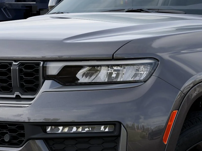 New 2026 Baltic Gray Metallic Clear-Coat Exterior Paint Jeep Limited Reserve image 10