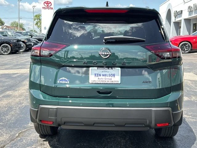 New 2026 Obsidian Green Nissan Dark Armor image 3