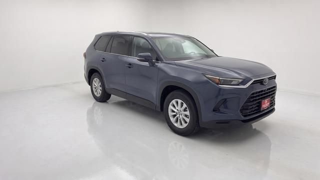 Used 2026 White Toyota XLE image 9