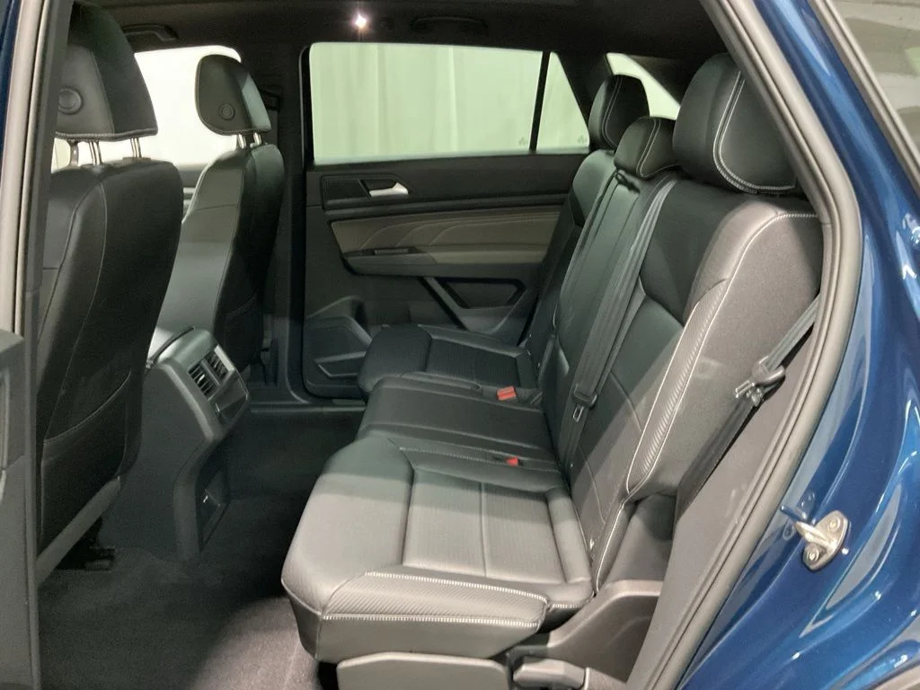 Used 2023 Tourmaline Blue Metallic Volkswagen 3.6L V6 SEL image 21