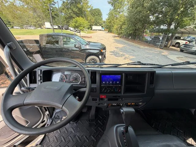Used 2020 White Chevrolet Base image 20